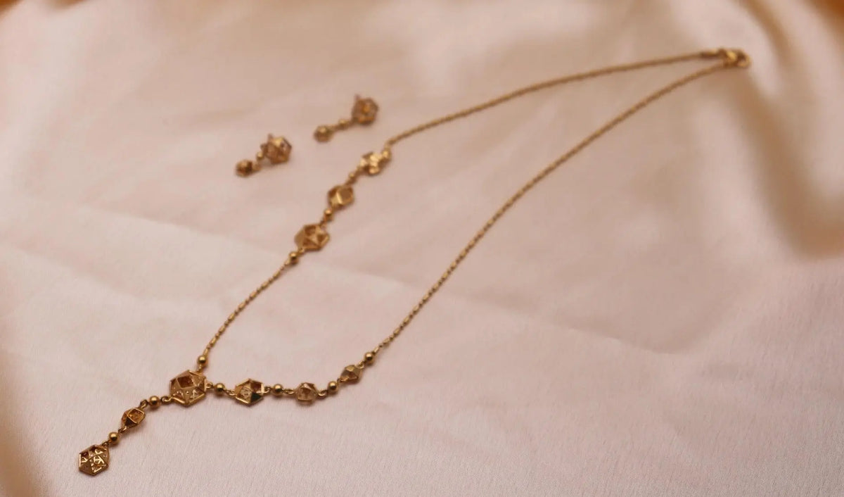 22ct Yellow Gold Fancy Hexagonal Design 18 inch Necklace And Drop Earrings Set