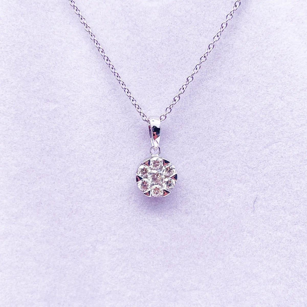 14ct White Gold Diamonds Round Pendant Necklace 0.32ct 