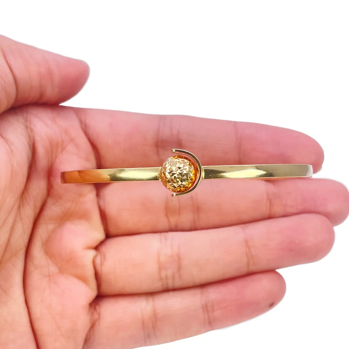 18ct Gold Bangle Diamond Cut High Polished Bracelet Diameter 2.3 Inches 