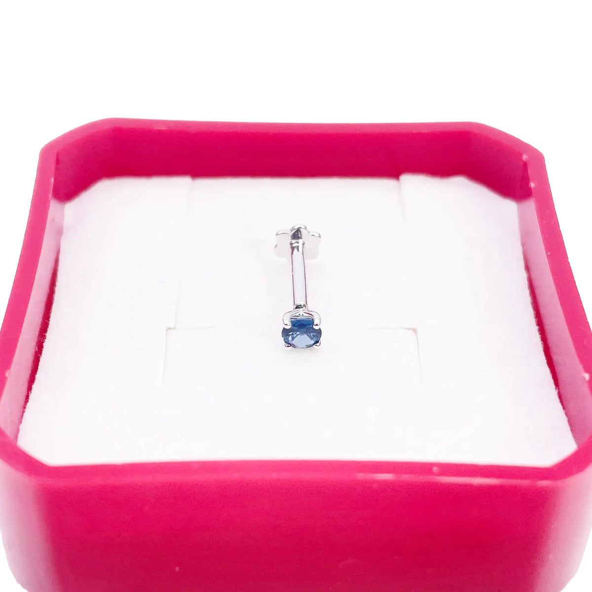 18ct Gold Natural Round Sapphire 4-Claw Nose Stud Pin 0.10ct 2.8mm Width 