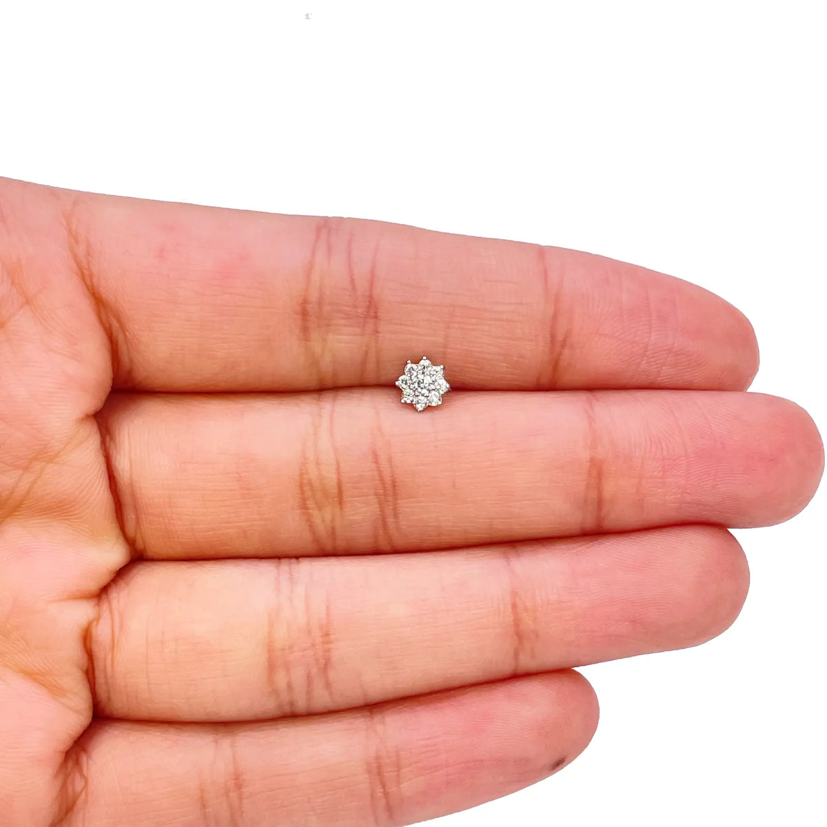 18ct White Gold Beautiful Eight Petal Cubic Zirconia Floral Nose Stud/Pin 5.5mm Width 