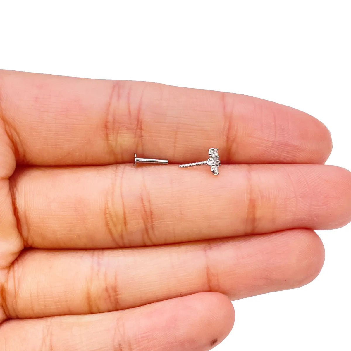 18ct White Gold Beautiful Five Cubic Zirconia Petal Floral Nose Stud/Pin 5.5mm Width 