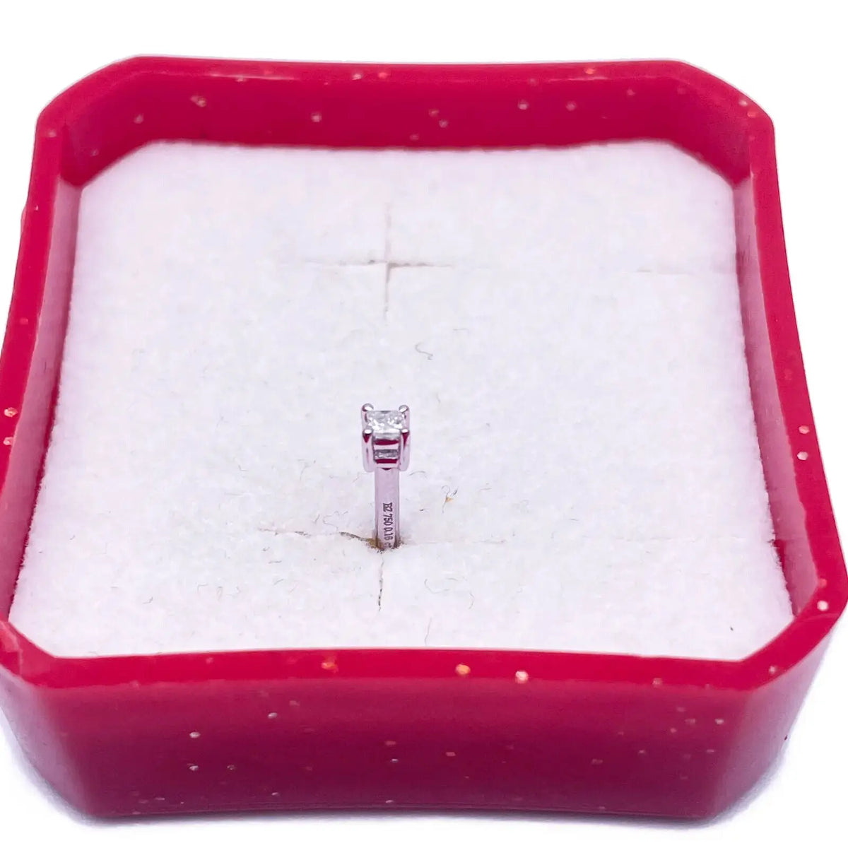 18ct White Or Yellow Gold Princess Diamond Nose Stud Pin 0.03ct 4 claw 2.2mm  Body Piercings
