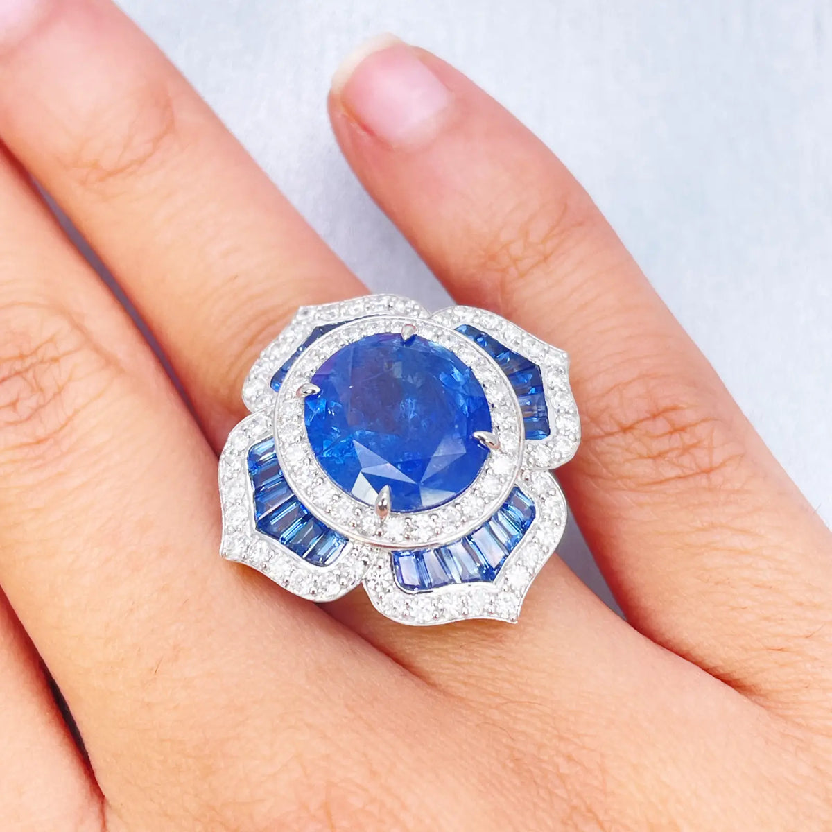 18ct Yellow Gold Natural Blue Sapphire & Diamond Floral Cocktail Ring 10.69ct  Diamond Ring