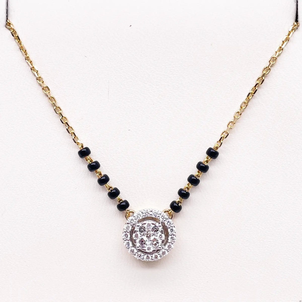 18ct Yellow Gold Natural Diamond Cushion Pendant Mangalsutra Necklace 0.45ct IGI  Mangalsutra Chains