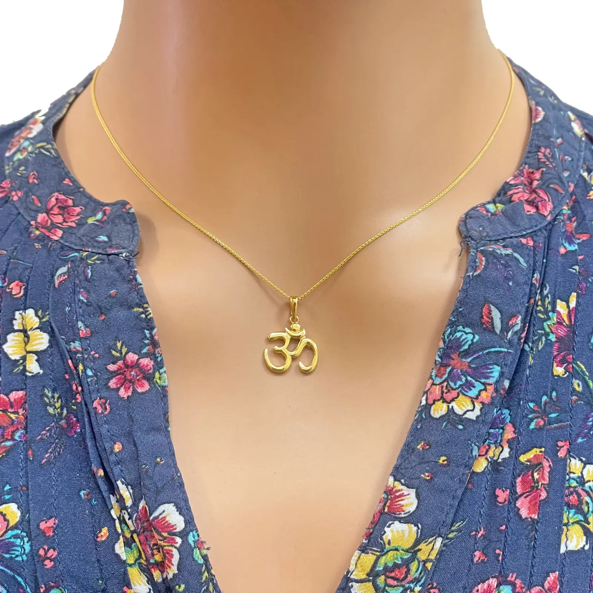 22ct Gold Classic Om Pendant High Polished 17x11.6mm 
