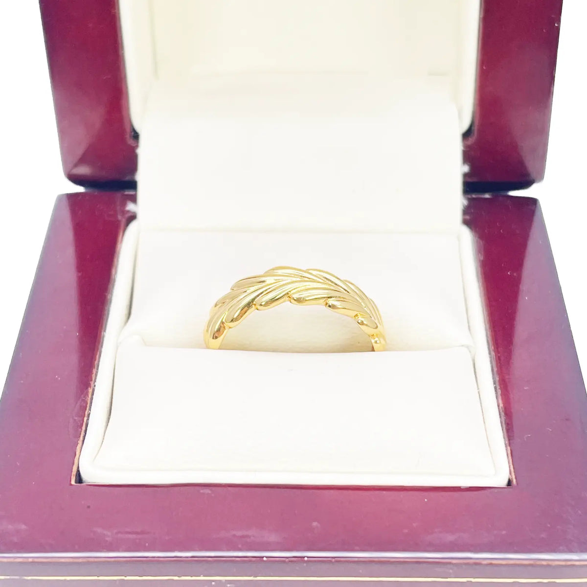 22ct Gold Leaf Ring High Polished Floral Design 5.7 mm Width Size M 