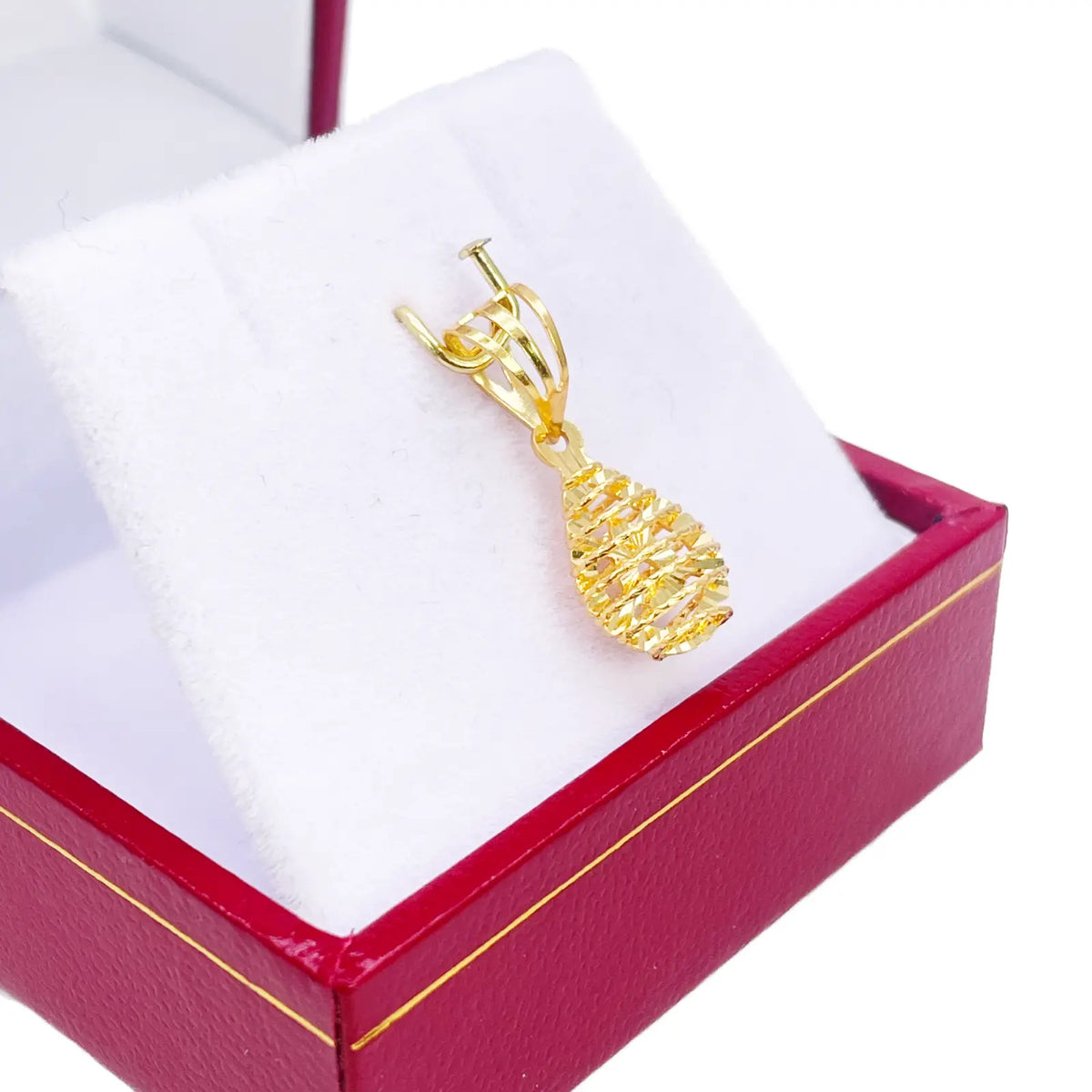 22ct Gold Pear Shaped Pendant Diamond Cut Mesh High Polished 20 mm Length 
