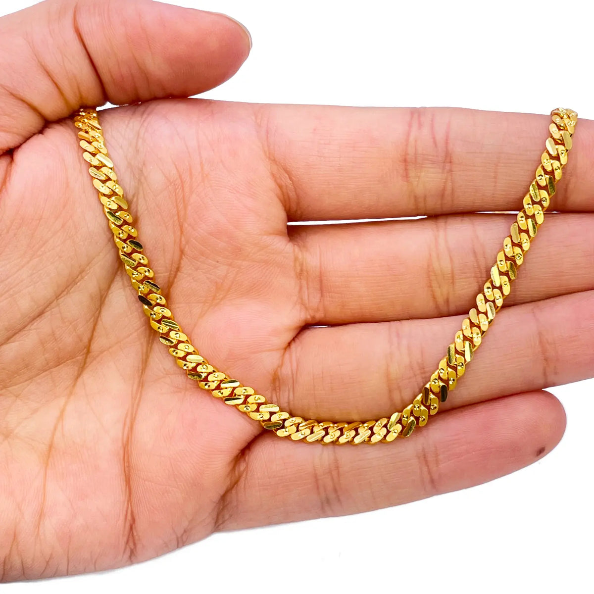 22ct Yellow Gold Curb Chain Necklace 22 Inches 4mm Width 