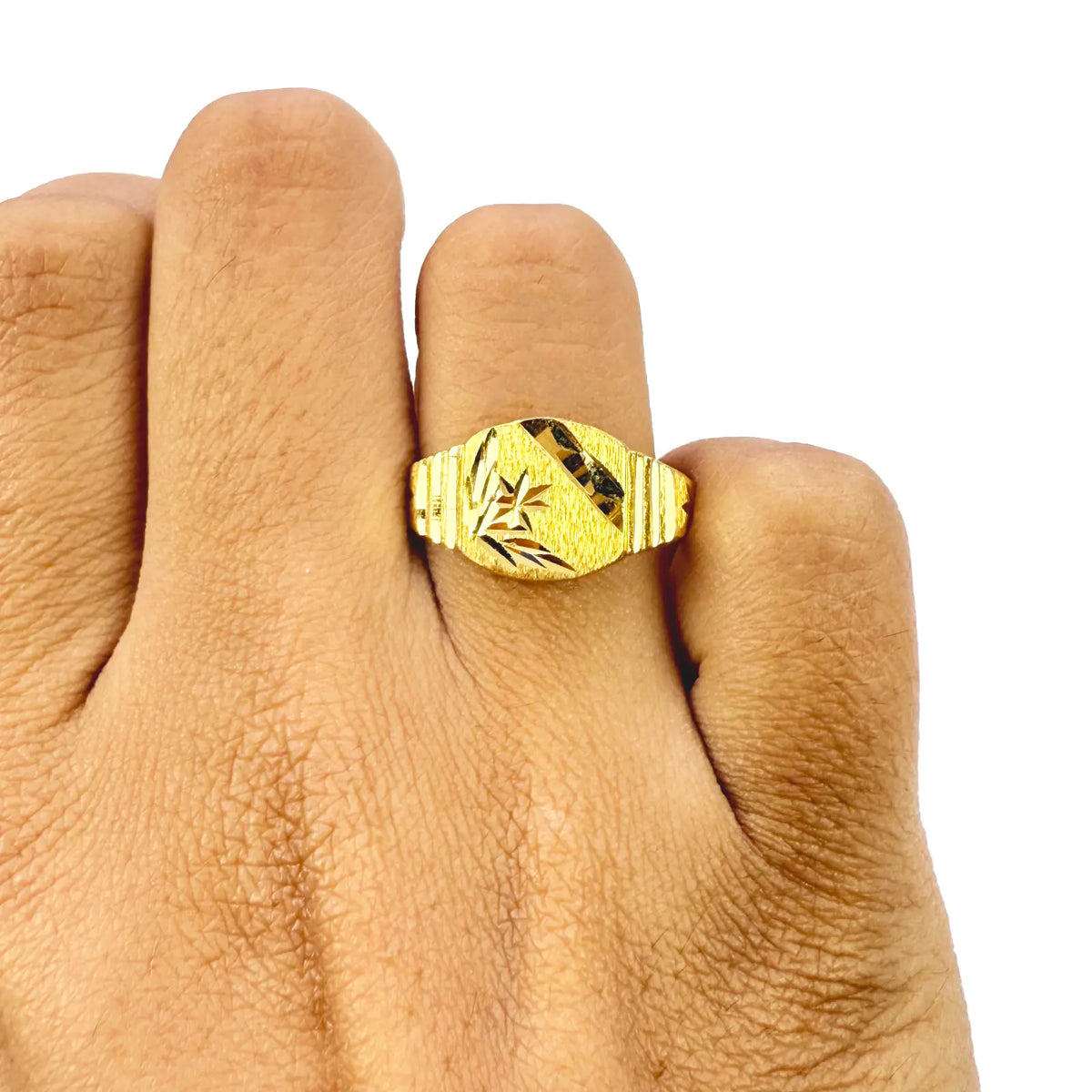 22ct Yellow Gold Diamond Cut High Polished & Textured Mens Signet Ring 