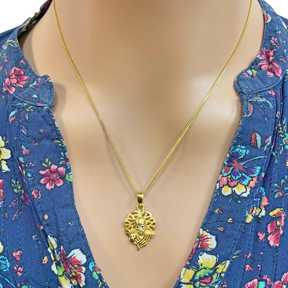 22ct Yellow Gold High Polished Sai Baba Pendant 22mm Length 
