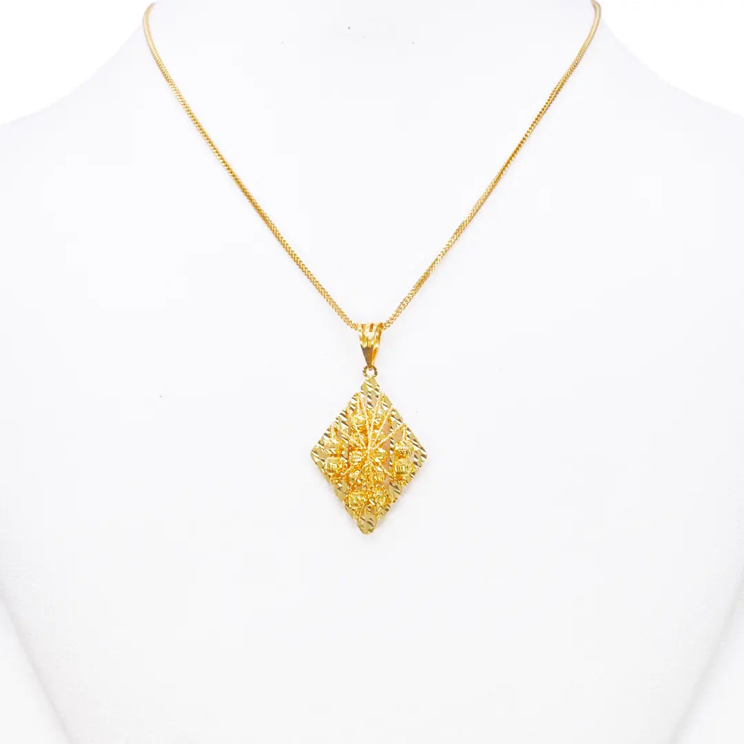 22ct Yellow Gold Sparkly Diamond Cut Mesh Beaded Kite Pendant 33mm Length 