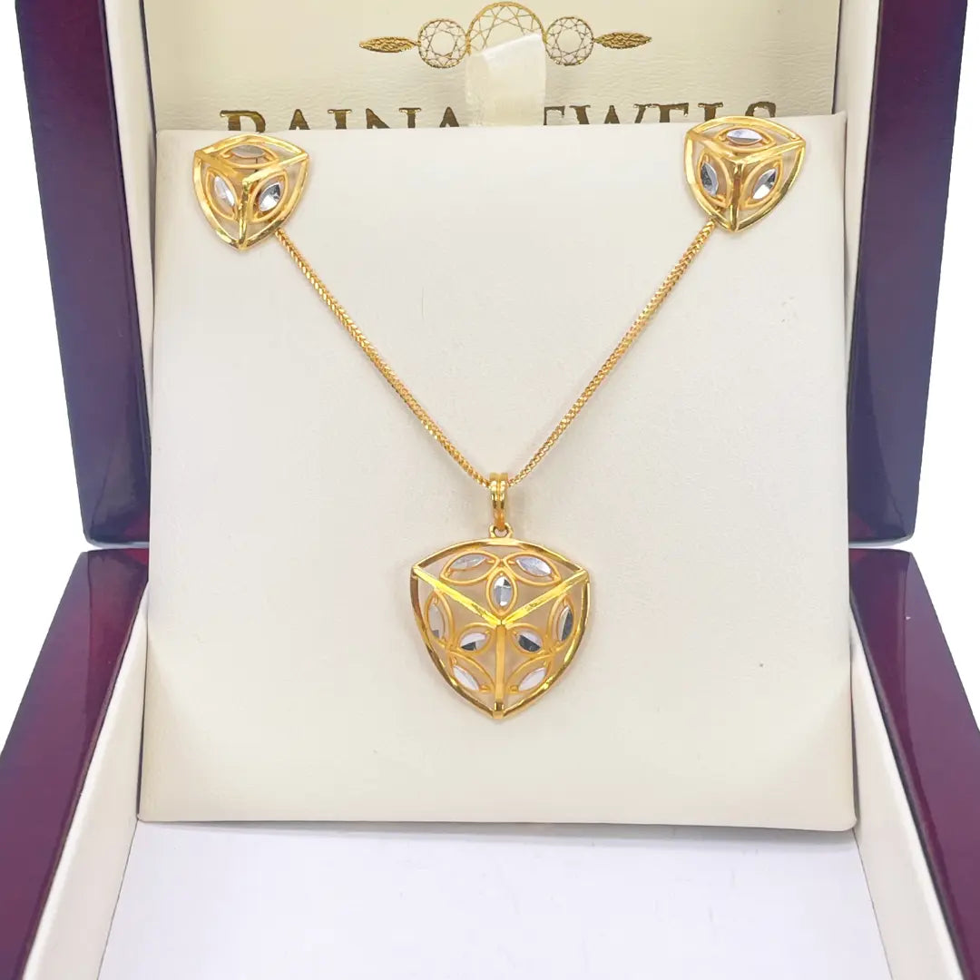 22ct Yellow Gold Diamond Cut Design Two Tone Earrings, Pendant & Chain Necklace 