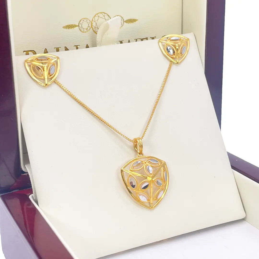 22ct Yellow Gold Diamond Cut Design Two Tone Earrings, Pendant & Chain Necklace 