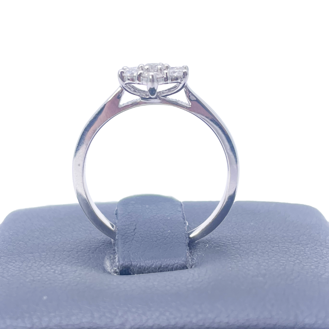 18ct White Gold Diamond Daisy Flower Cluster Ring 0.50ct