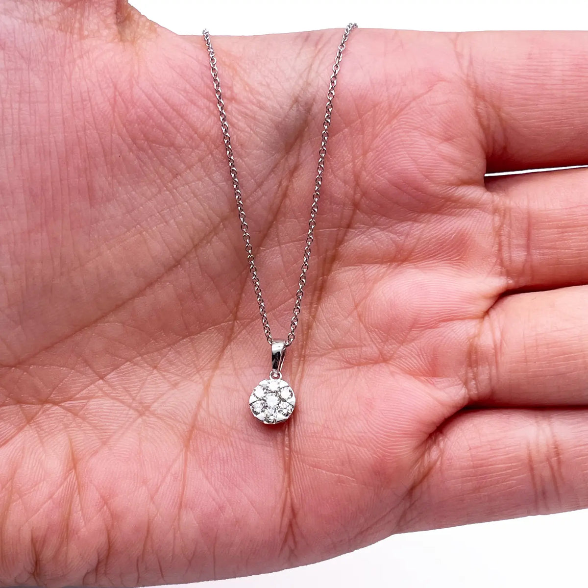 14ct White Gold Diamonds Round Pendant Necklace 0.24ct 