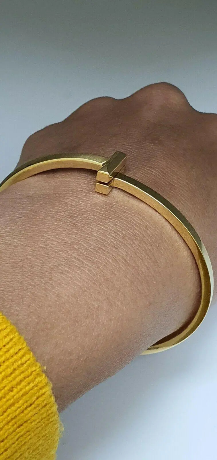 18Carat Yellow Gold T Square Hinged Bangle 21 Grams  Gold Bracelet